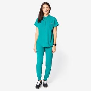 NOT MADE ANYMORE teal figs scrubs 🦋